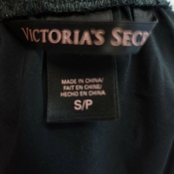 VICTORIA'S SECRET Women's Black Cami Tank SP SMALL PETITE Top Sleepwear Loose - Picture 8 of 8